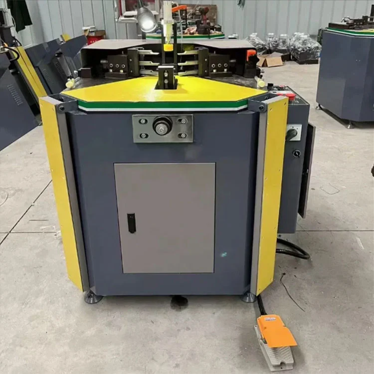 140 mm-ko aluminiozko profilaren izkina konbinatzeko makina