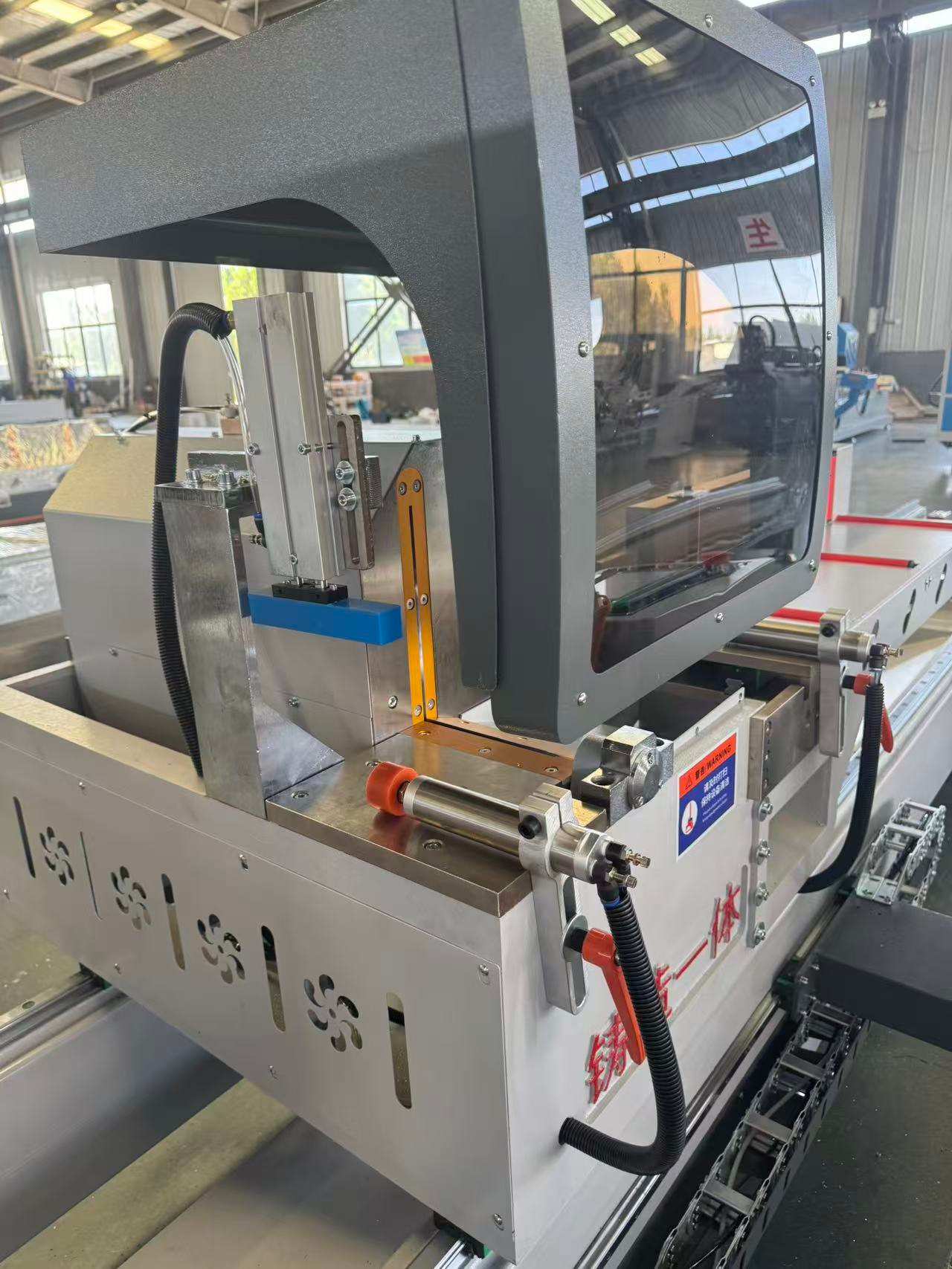 550 CNC barneko zehaztasun-zerra artikulatua (45°/90°)