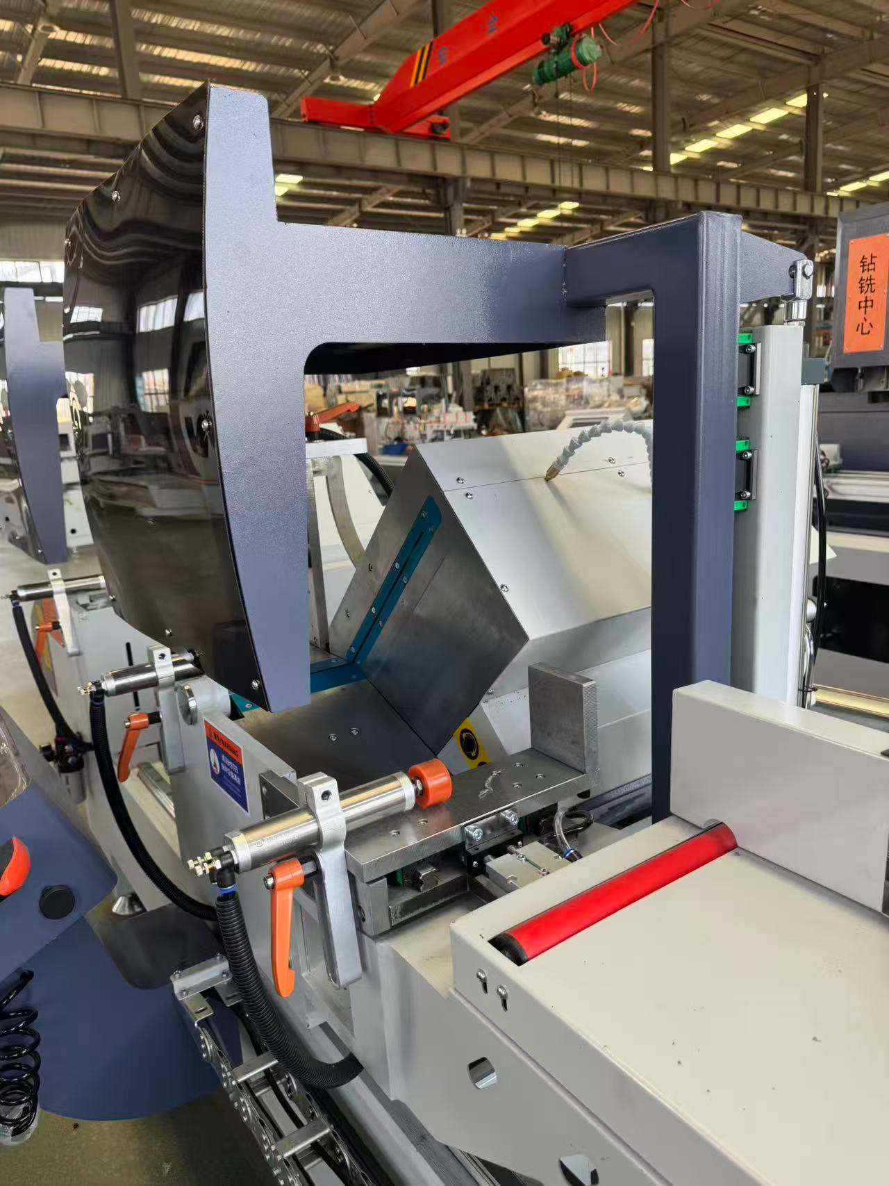 550 CNC kanporako bolumen handiko produkzio-zerra, 45°/90°