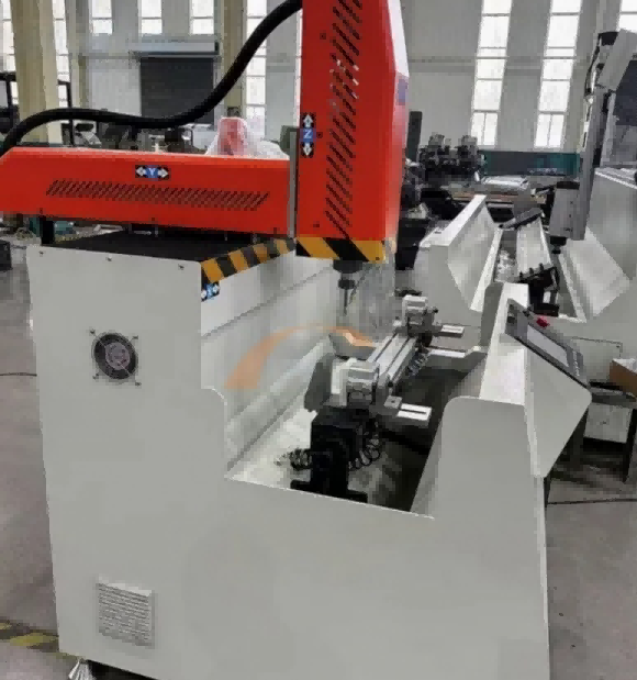 800 mm-ko zurruntasun handiko doitasuneko CNC mekanizazio-zentroa sekzio handiko aluminiozko profil industrialetarako