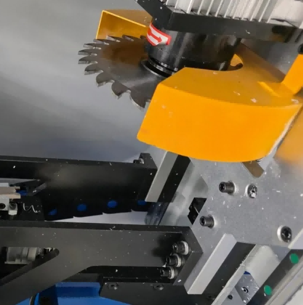 CNC PVC izkinak garbitzeko makina leihoetarako