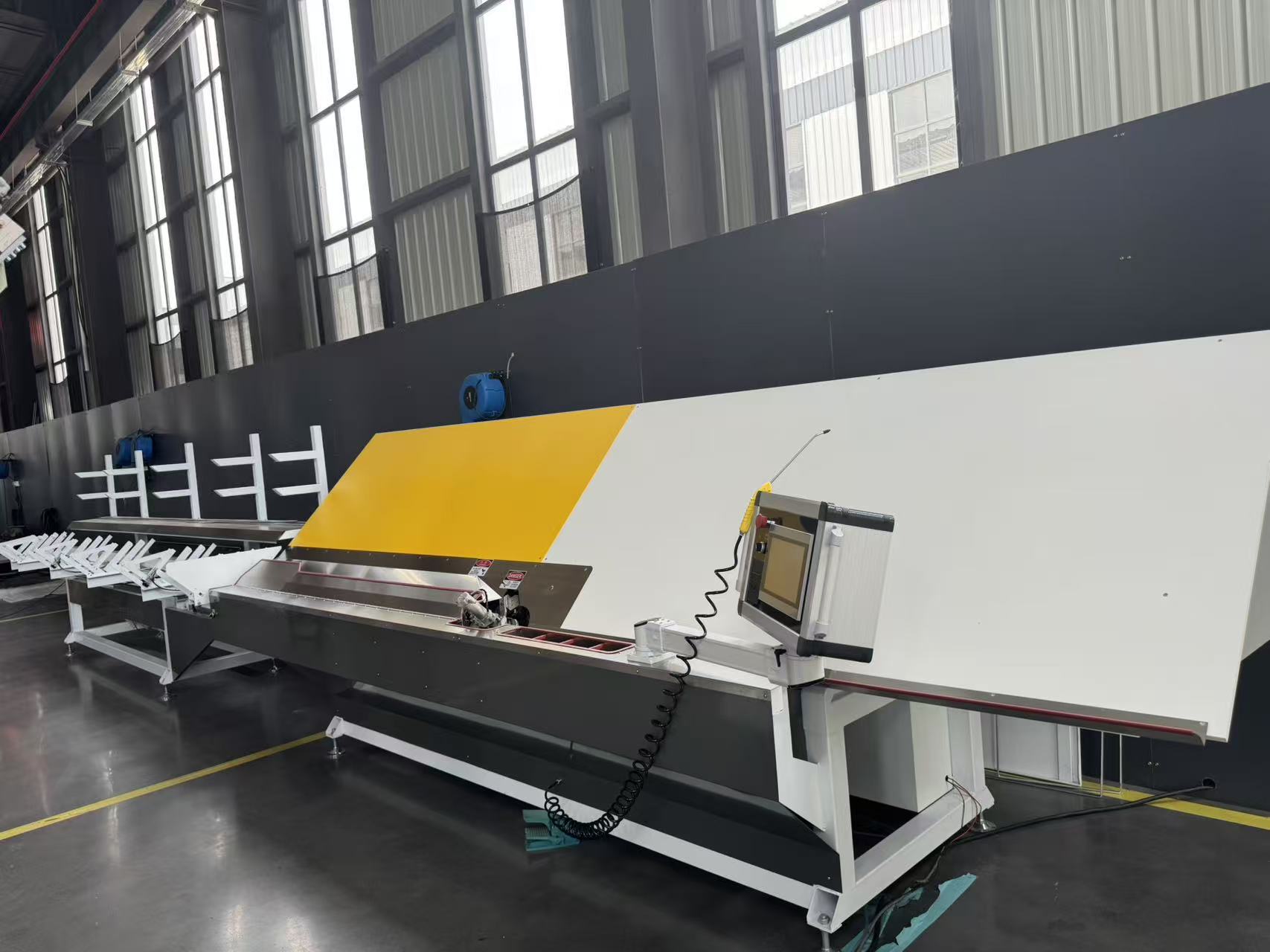 Doitasuneko CNC aluminiozko tartea tolesteko makina beira isolatzeko